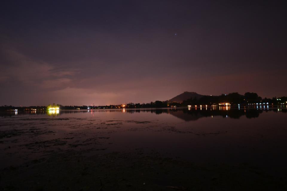 Отель Houseboat Lily Of Nageen Сринагар Экстерьер фото